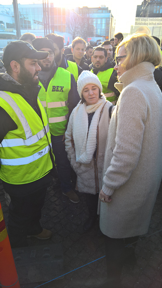 risikon_vierailu-telttaleirissa